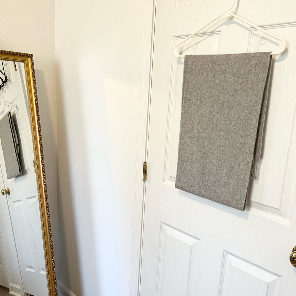 Hickey Freeman Cashmere Scarf